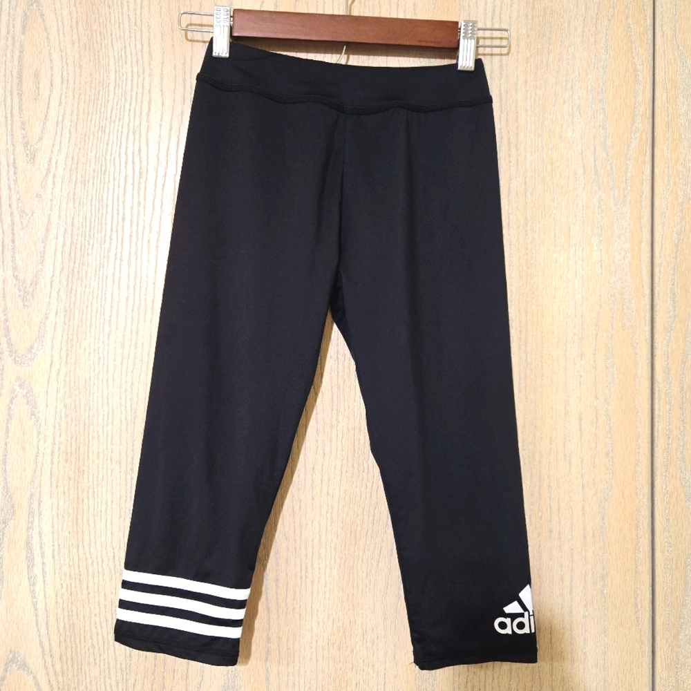 Adidas. Girl Leggings. Like new.